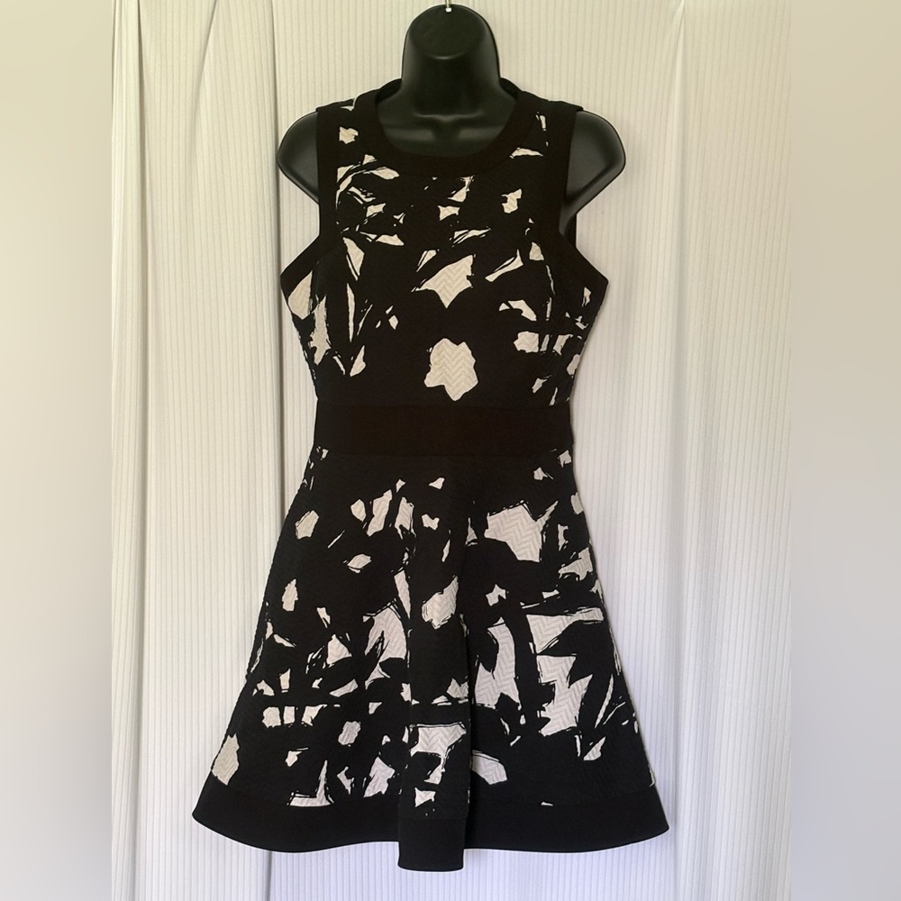 Banana Republic Dress Black w/ White Abstract Pattern Lined Sleeveless Size 6